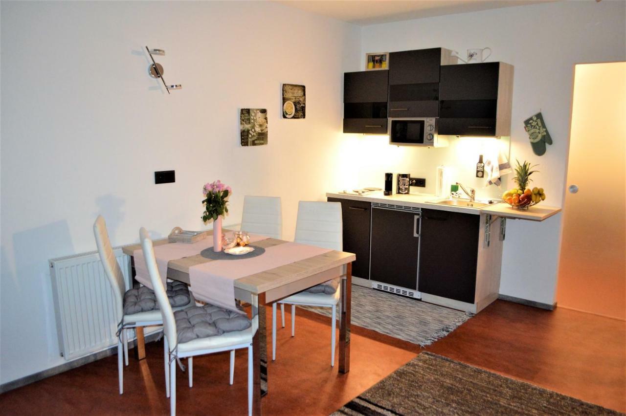 Ferien Haus - Ferienwohnung Lorena นอยชติฟ อิม ชตูไปทัล ภายนอก รูปภาพ
